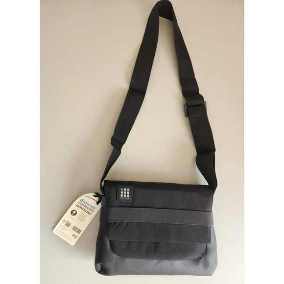 NWT Moleskine ID Collection Messenger Bag Black Up to 11'' Device - Picture 1 of 14